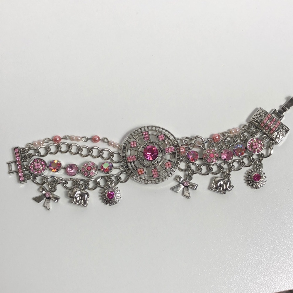 Bracelet with pink rhinestones